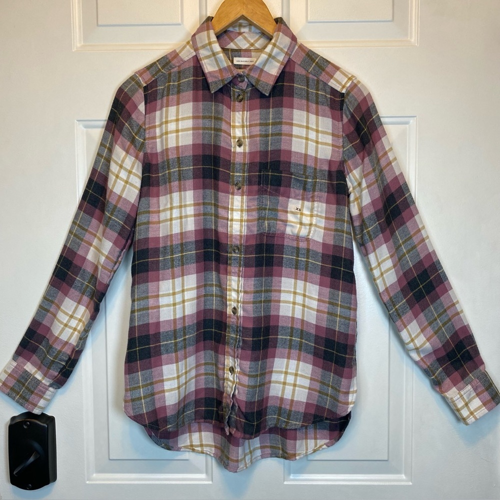 American Eagle Boyfriend Fit Flannel Shirt Women’s XS Mauve Black Plaid NWOT